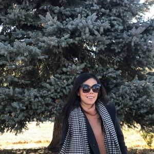 Meet your Posher, Christine